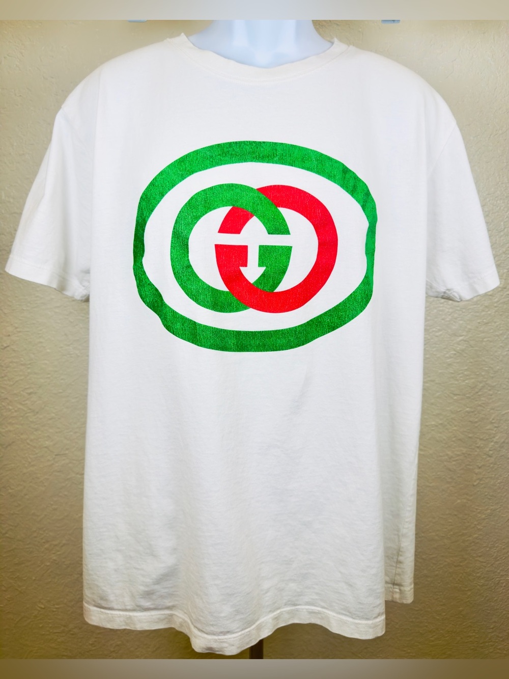 Authentic! Gucci T-shirt Classic GG Oval Logo Off white Color Size S Runs Big